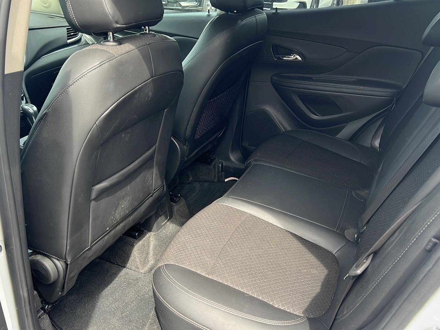 Used 2019 Summit White Buick Preferred image 5