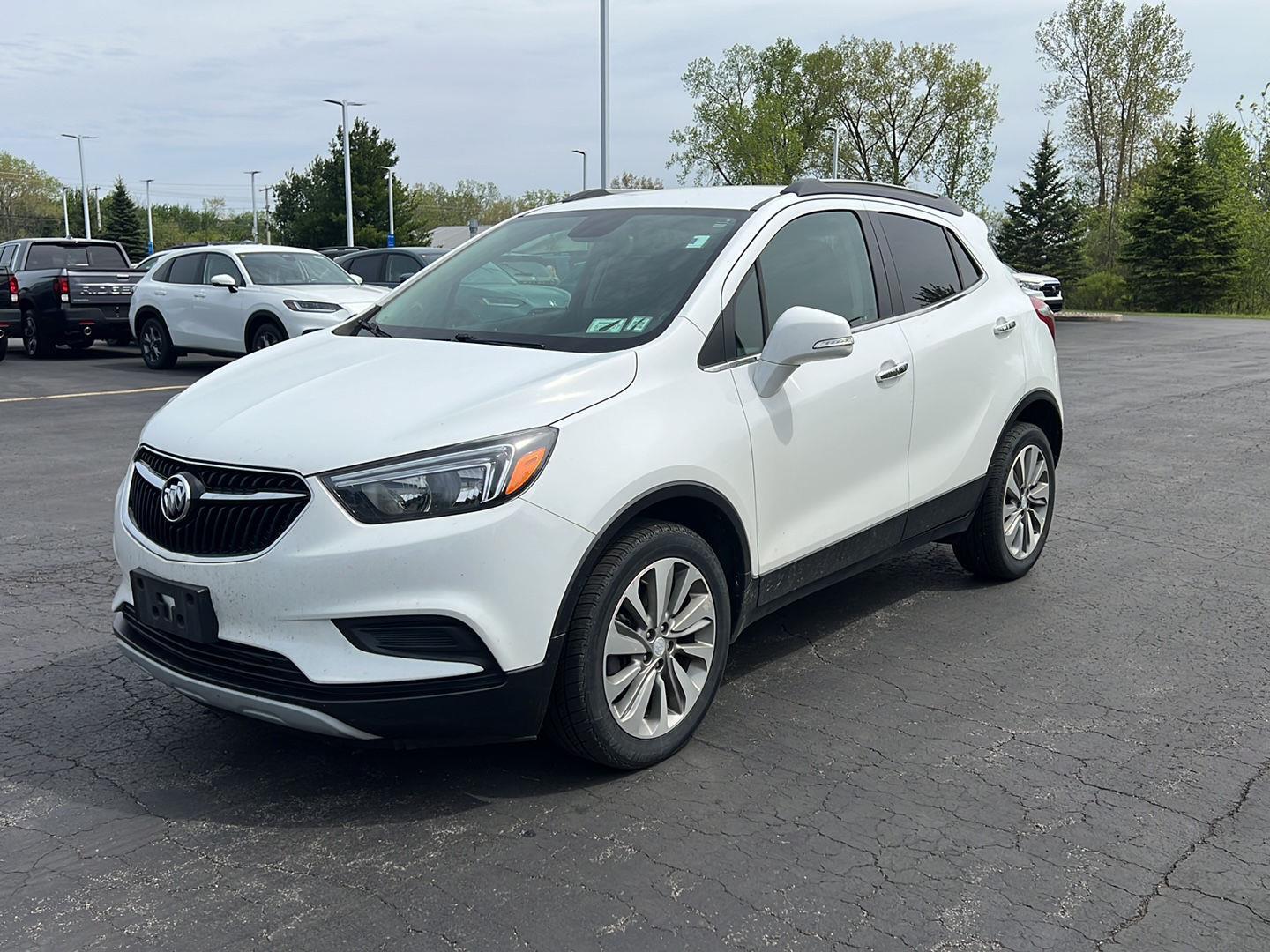 Used 2019 Summit White Buick Preferred image 6