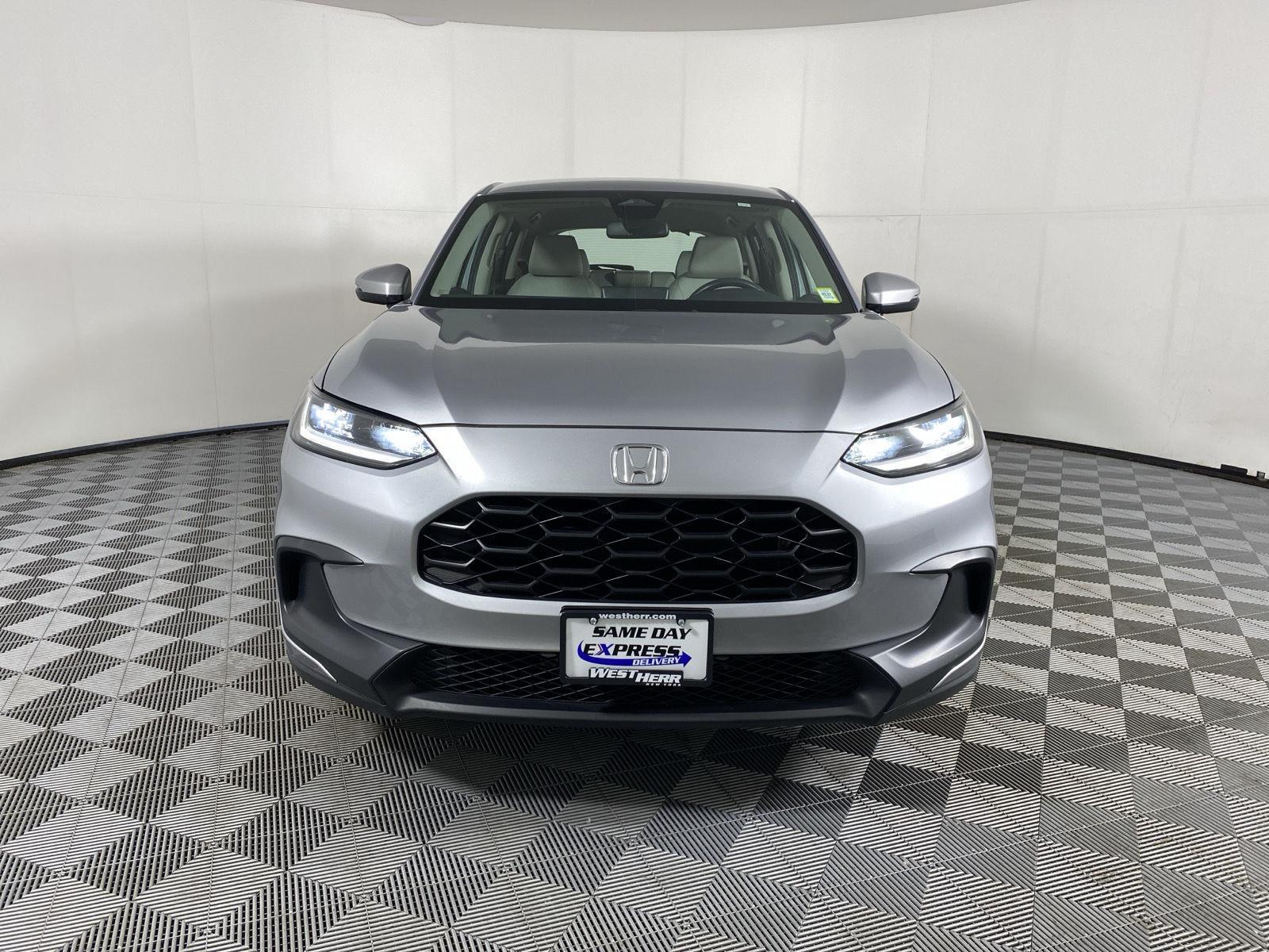 Used 2024 Lunar Silver Metallic Honda LX image 2
