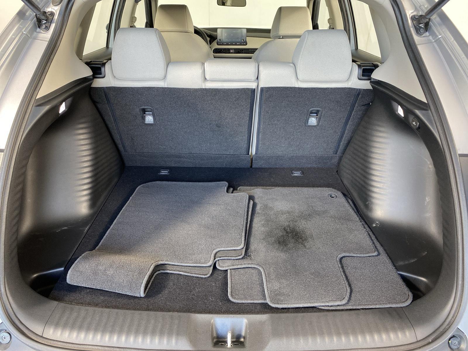 Used 2024 Lunar Silver Metallic Honda LX image 7