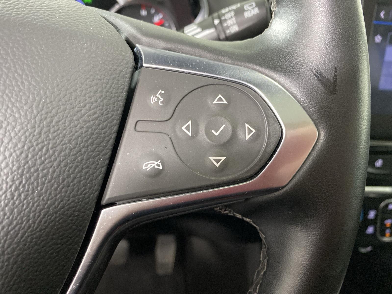 Used 2023 Iridescent Pearl Tricoat Chevrolet High Country image 17