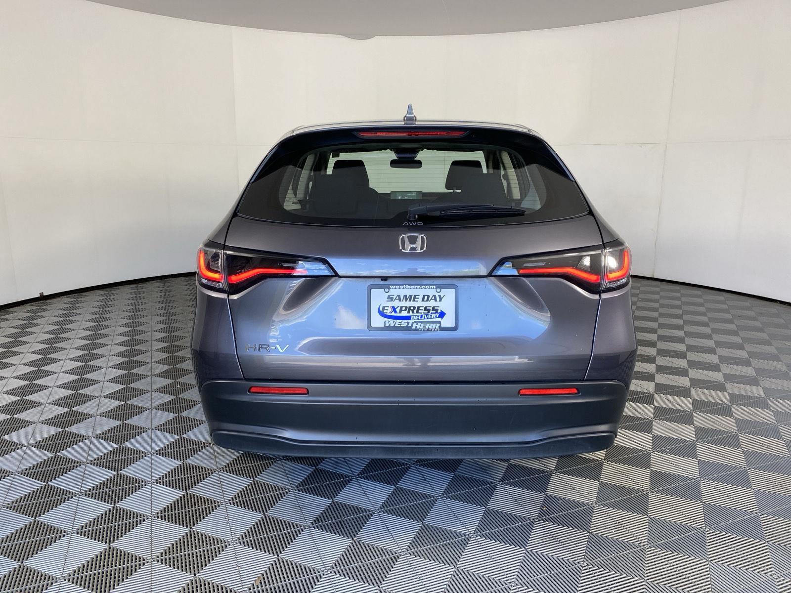 Used 2023 Modern Steel Metallic Honda LX image 6