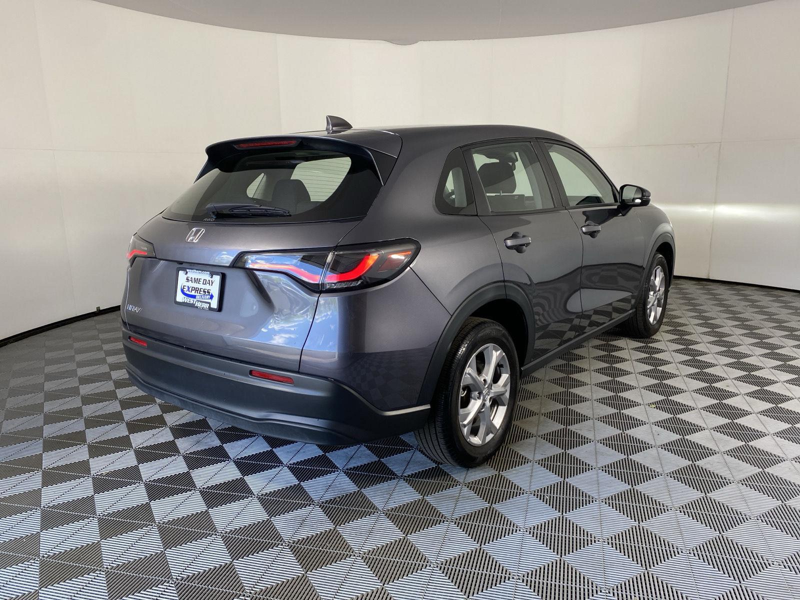 Used 2023 Modern Steel Metallic Honda LX image 8
