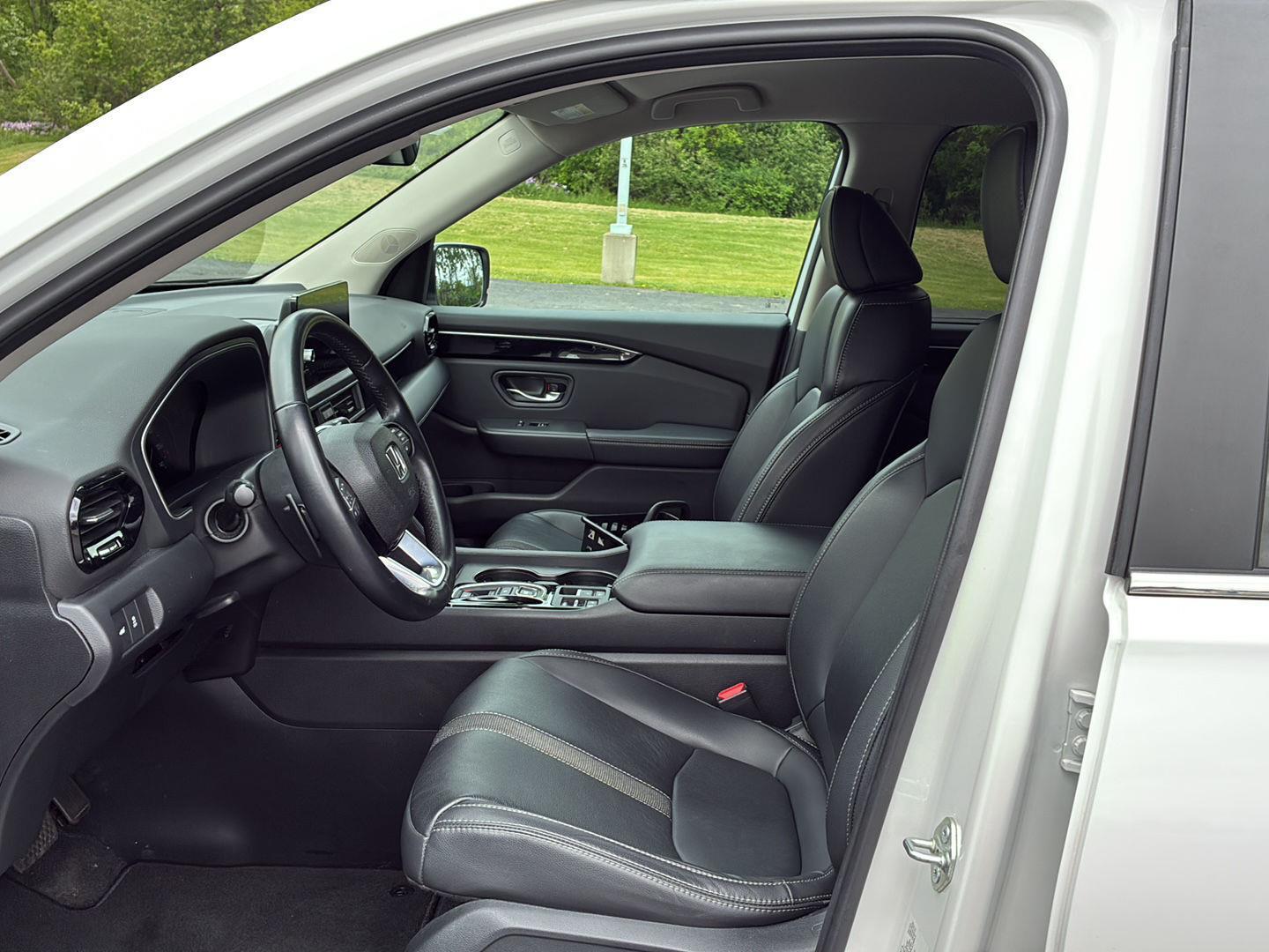 Certified Used 2023 Platinum White Pearl Honda EX-L image 8