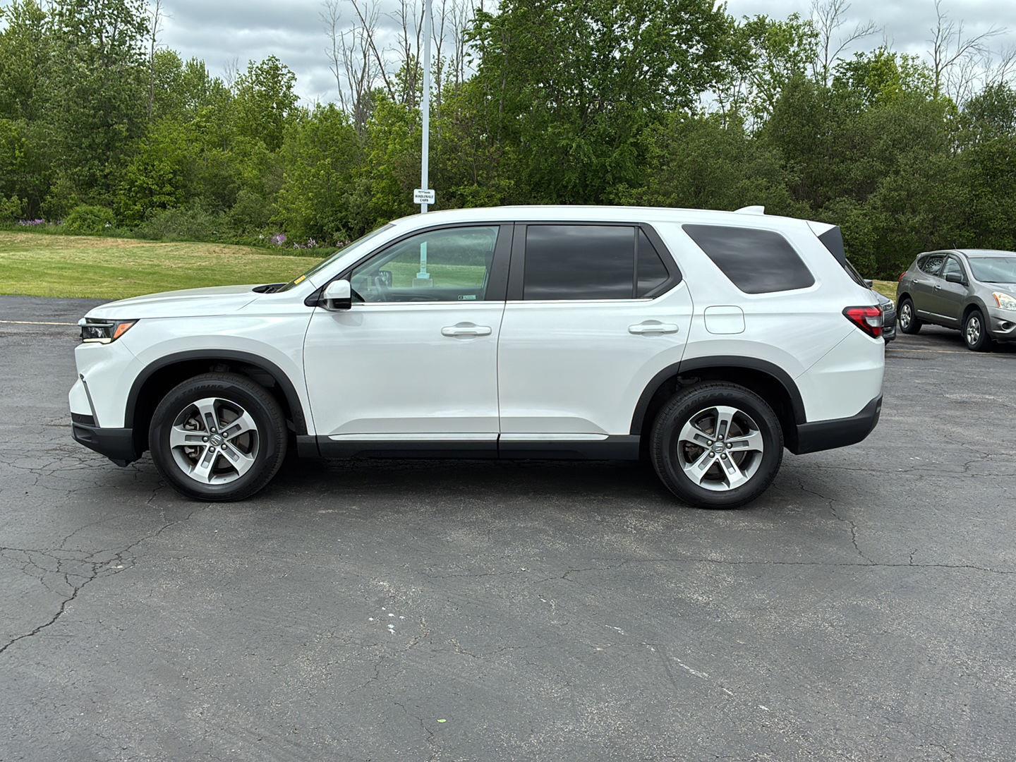 Certified Used 2023 Platinum White Pearl Honda EX-L image 12