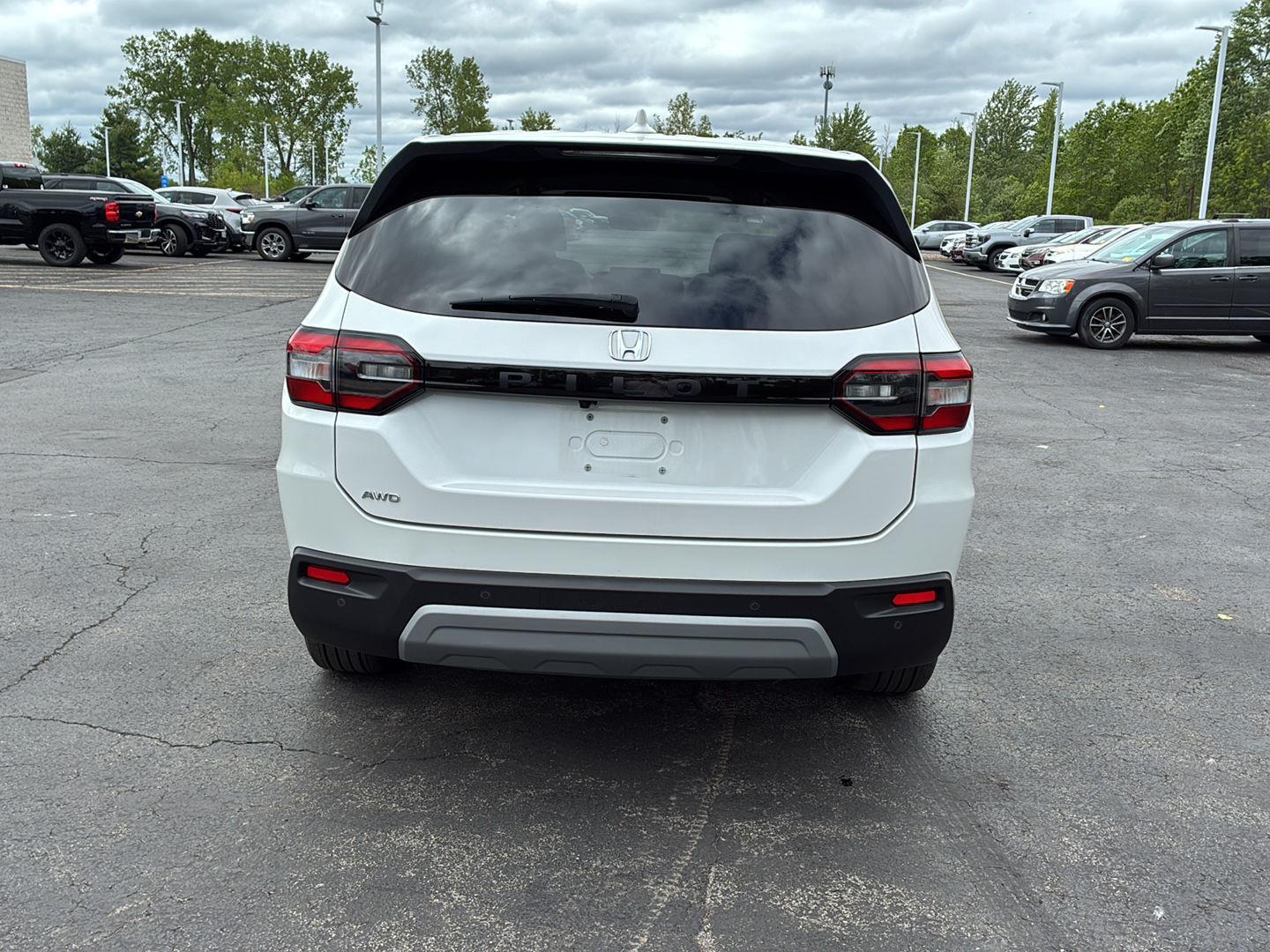 Certified Used 2023 Platinum White Pearl Honda EX-L image 18