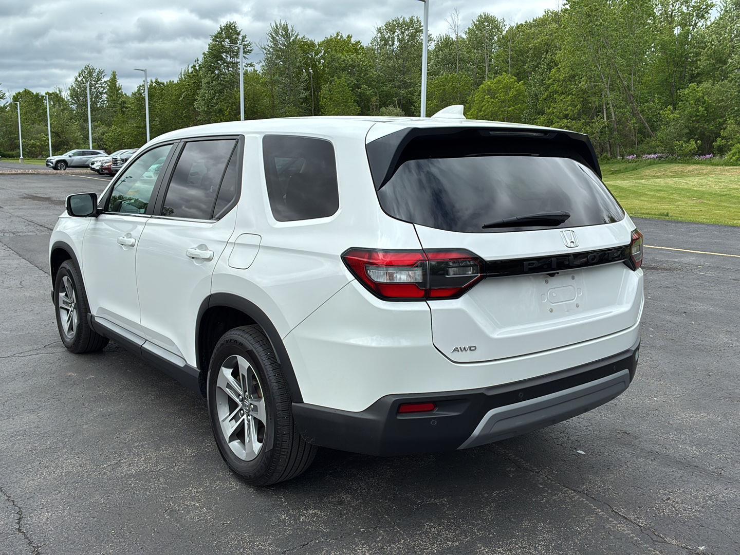 Certified Used 2023 Platinum White Pearl Honda EX-L image 19