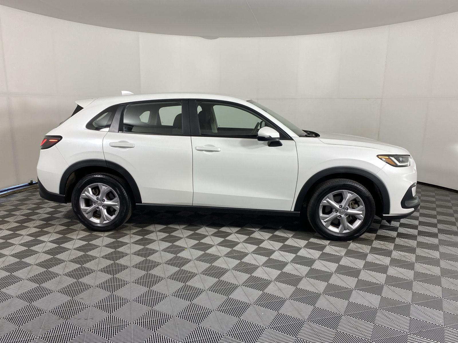 Used 2023 Platinum White Pearl Honda LX image 9