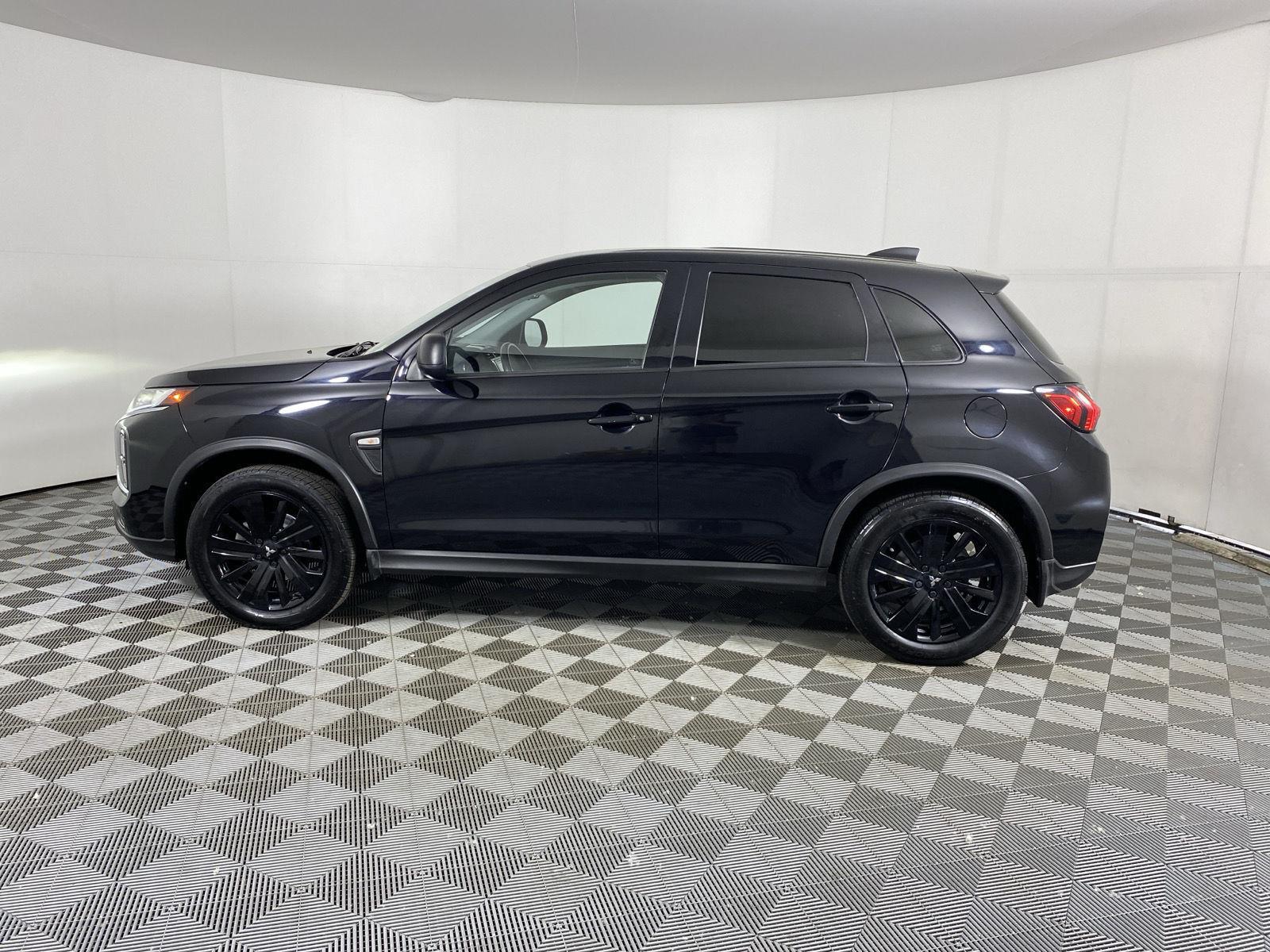 Used 2024 Labrador Black Pearl Mitsubishi LE image 4