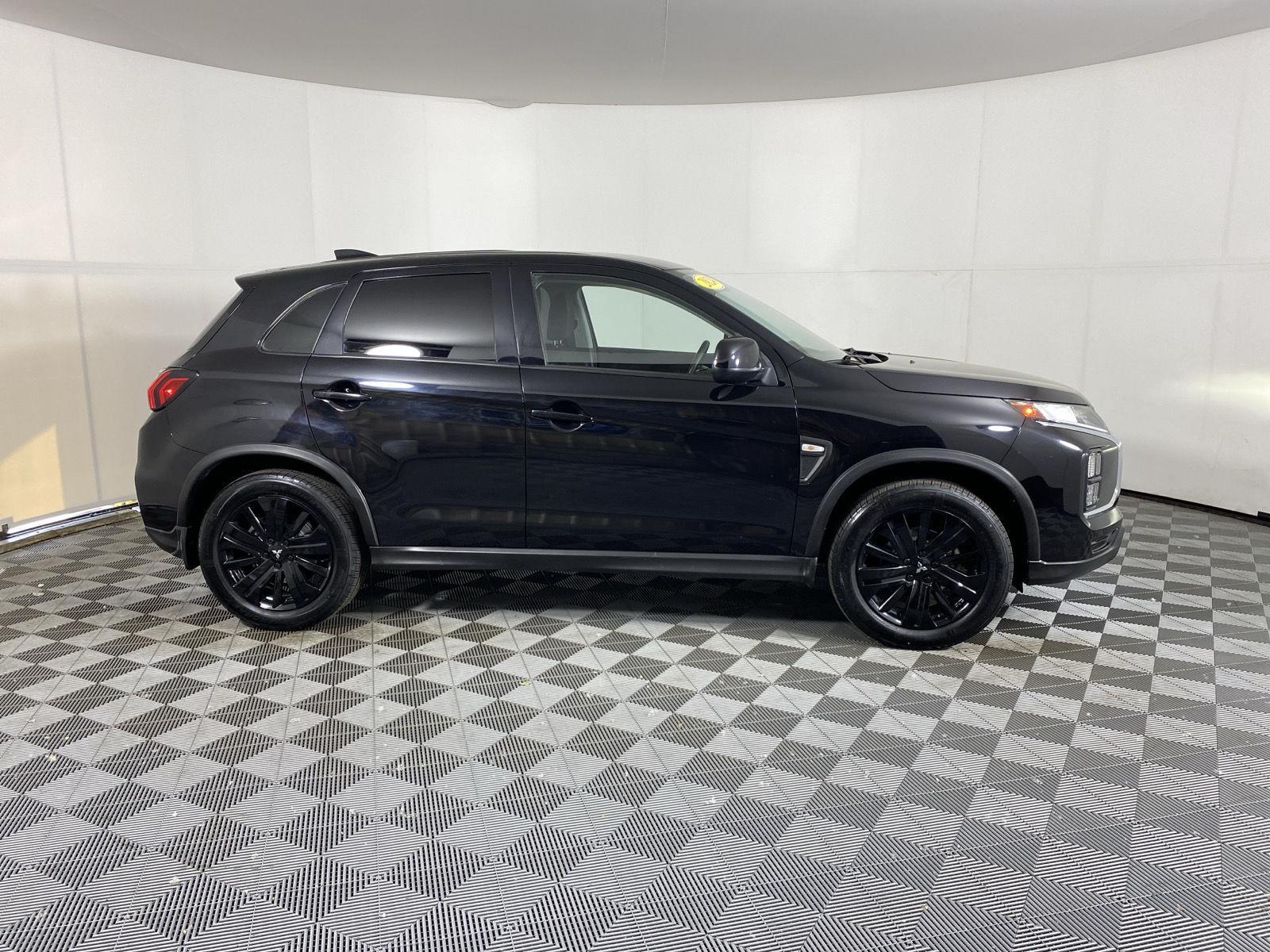 Used 2024 Labrador Black Pearl Mitsubishi LE image 9