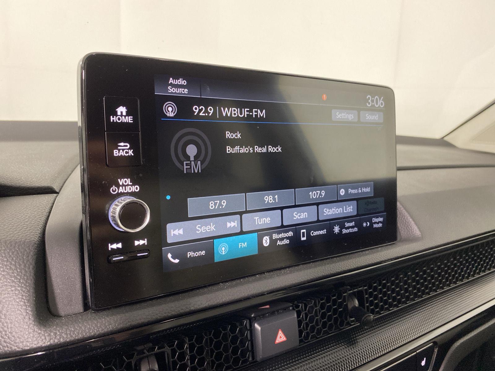 Used 2023 Platinum White Pearl Honda EX-L image 20