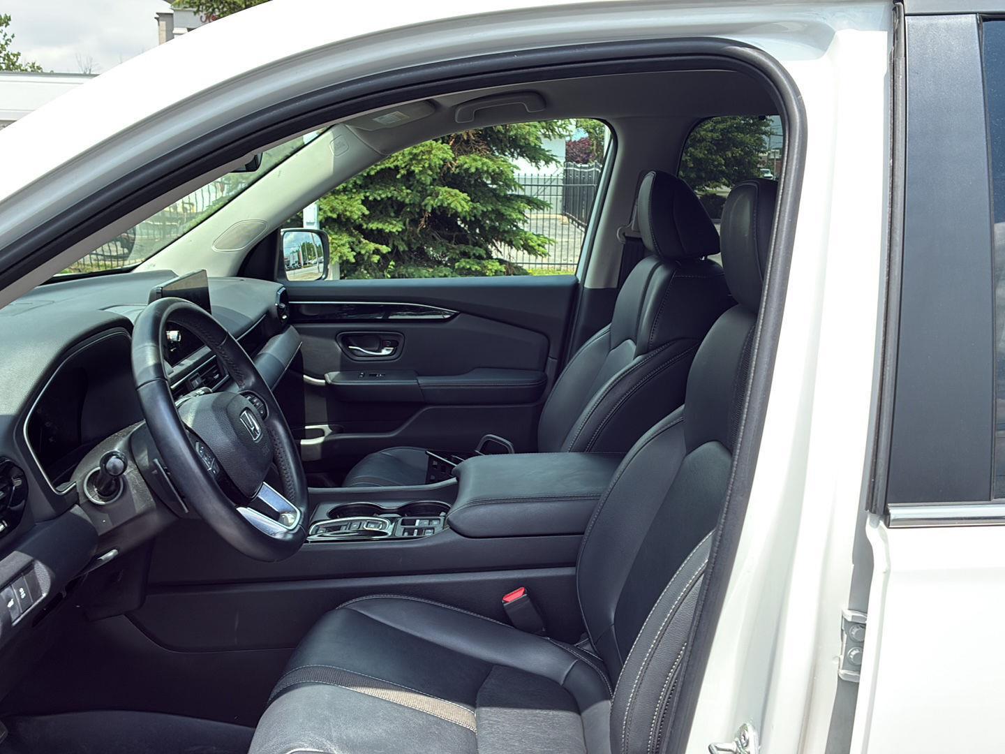 Used 2023 Platinum White Pearl Honda EX-L image 10
