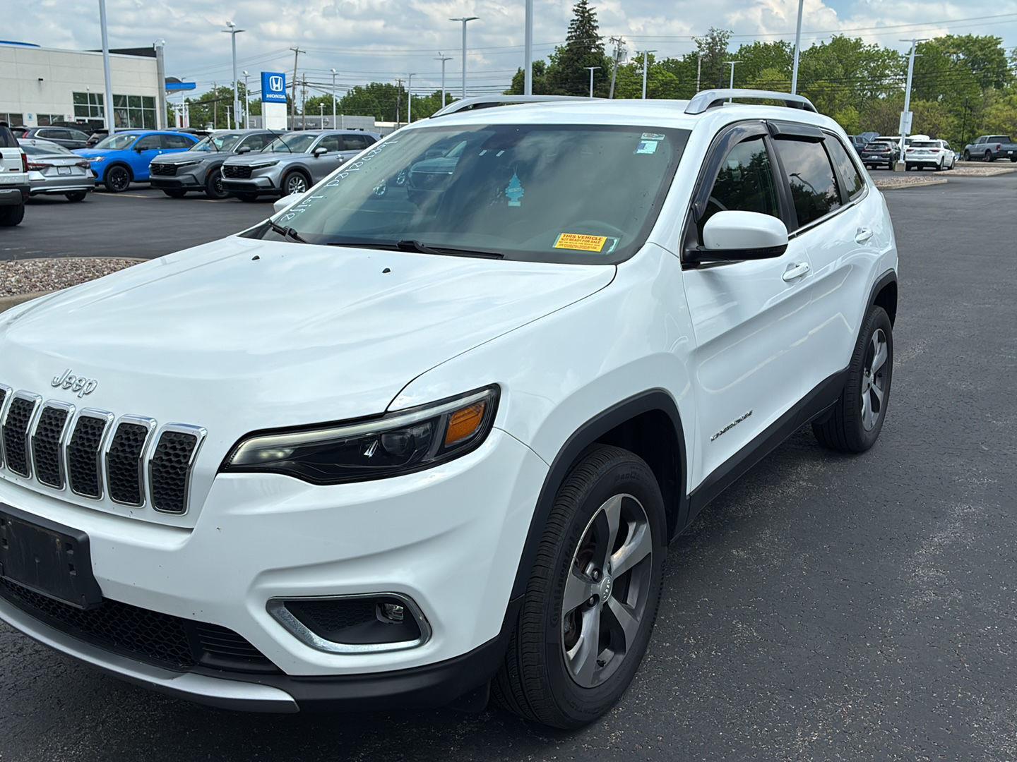 Used 2019 Bright White Clearcoat Jeep Limited image 13