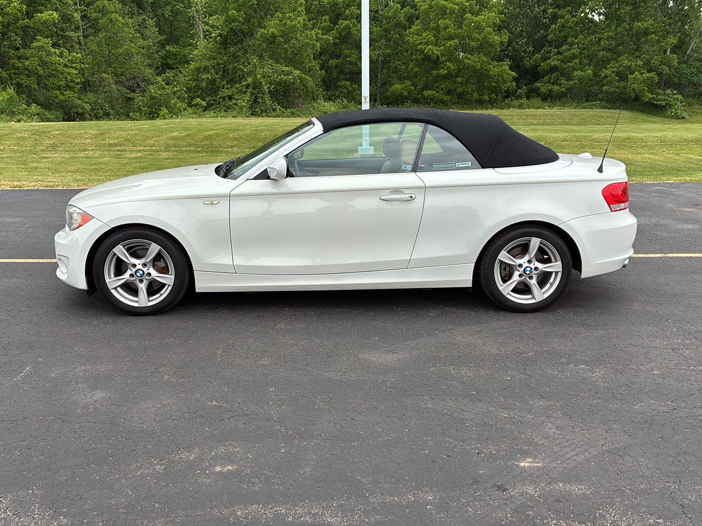 Used 2012 Alpine White BMW 128i image 14
