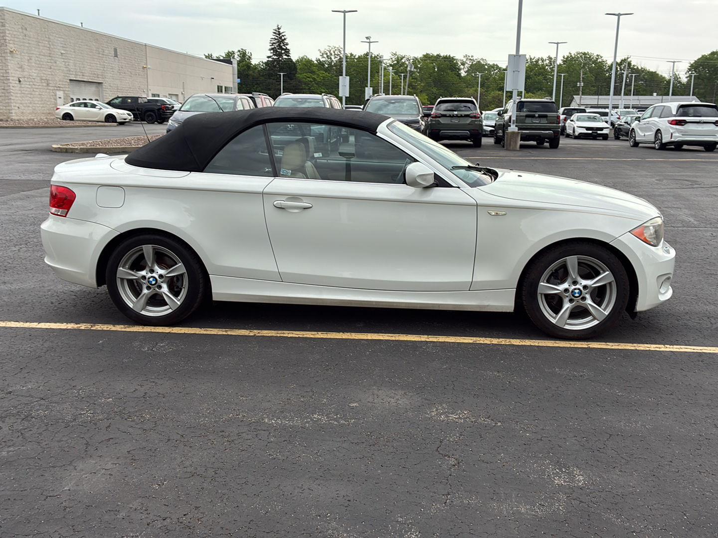Used 2012 Alpine White BMW 128i image 22