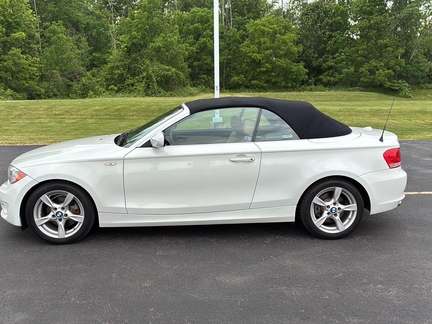 Used 2012 Alpine White BMW 128i image 8