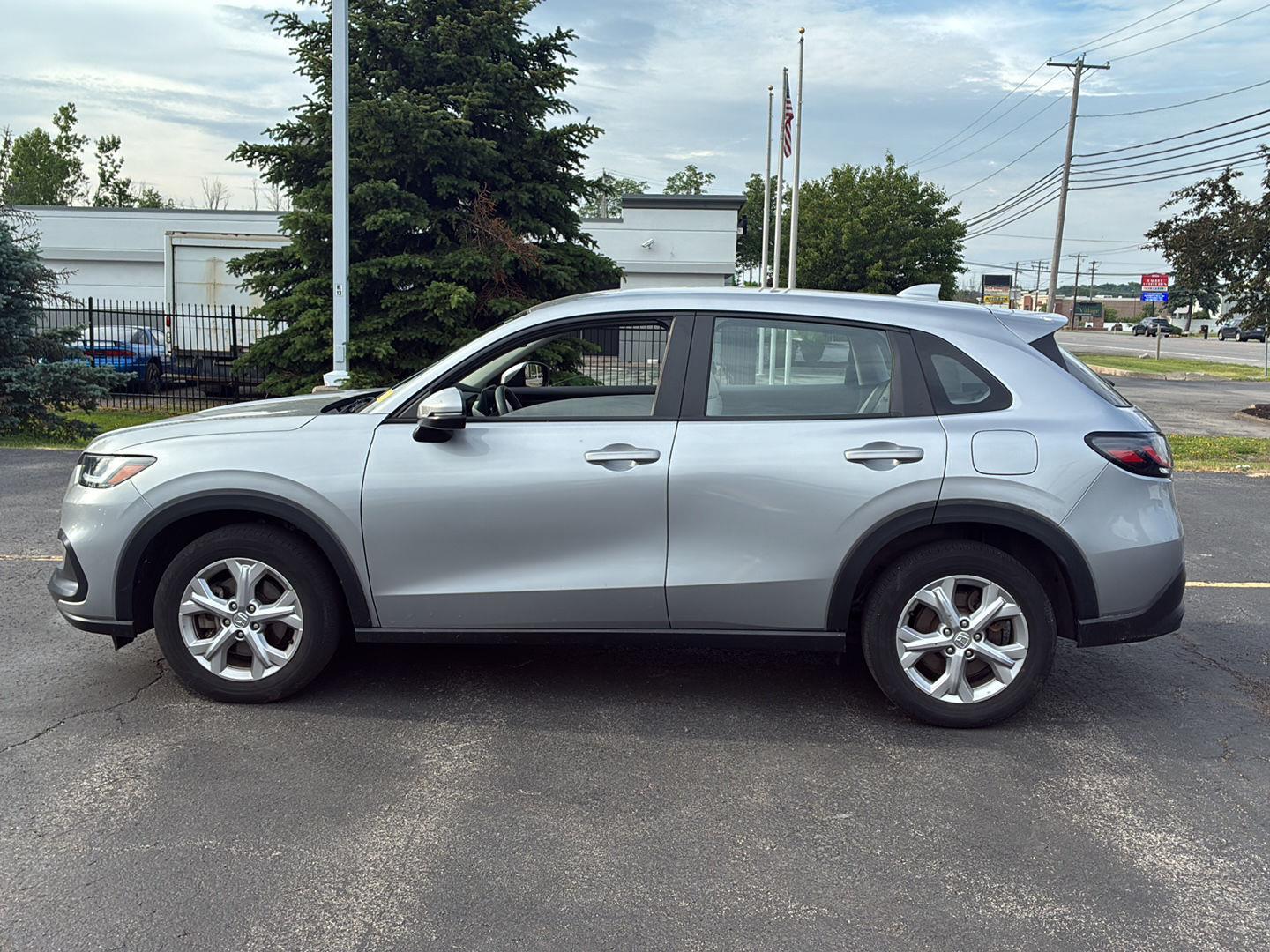 Used 2024 Lunar Silver Metallic Honda LX image 10
