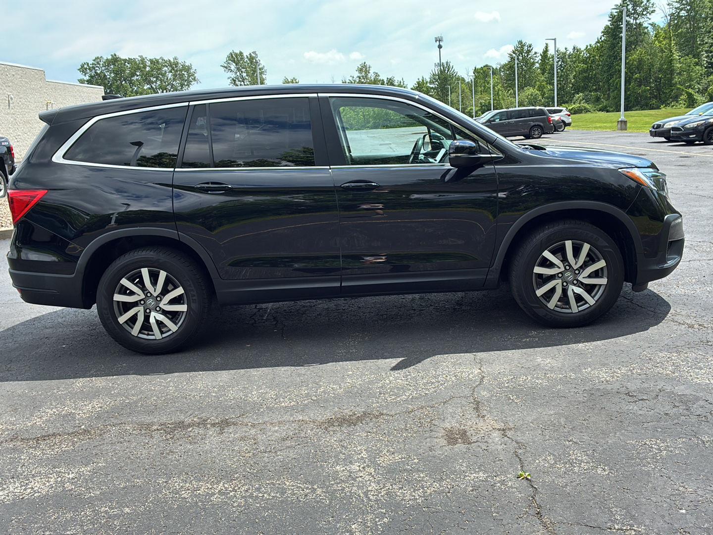 Used 2021 Crystal Black Pearl Honda EX-L image 17