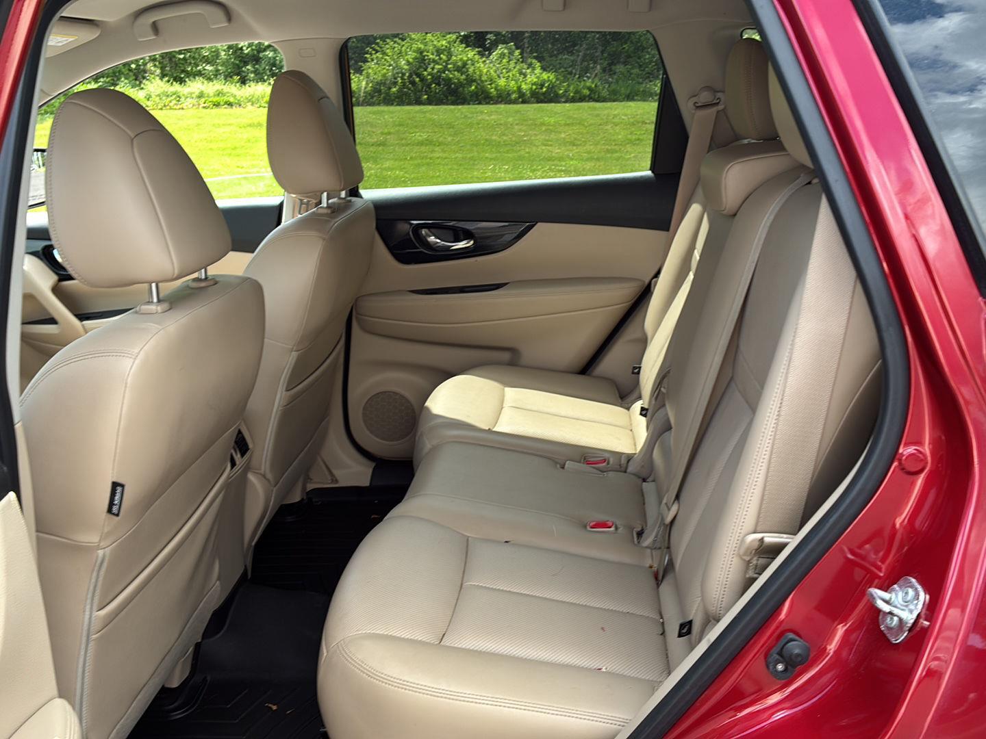 Used 2017 Palatial Ruby Nissan SL image 11