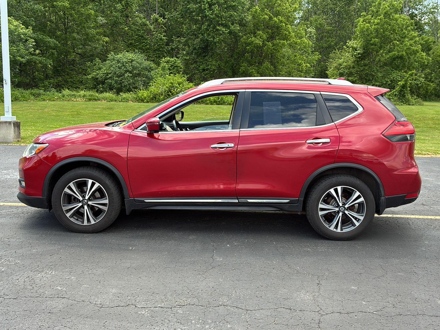 Used 2017 Palatial Ruby Nissan SL image 13
