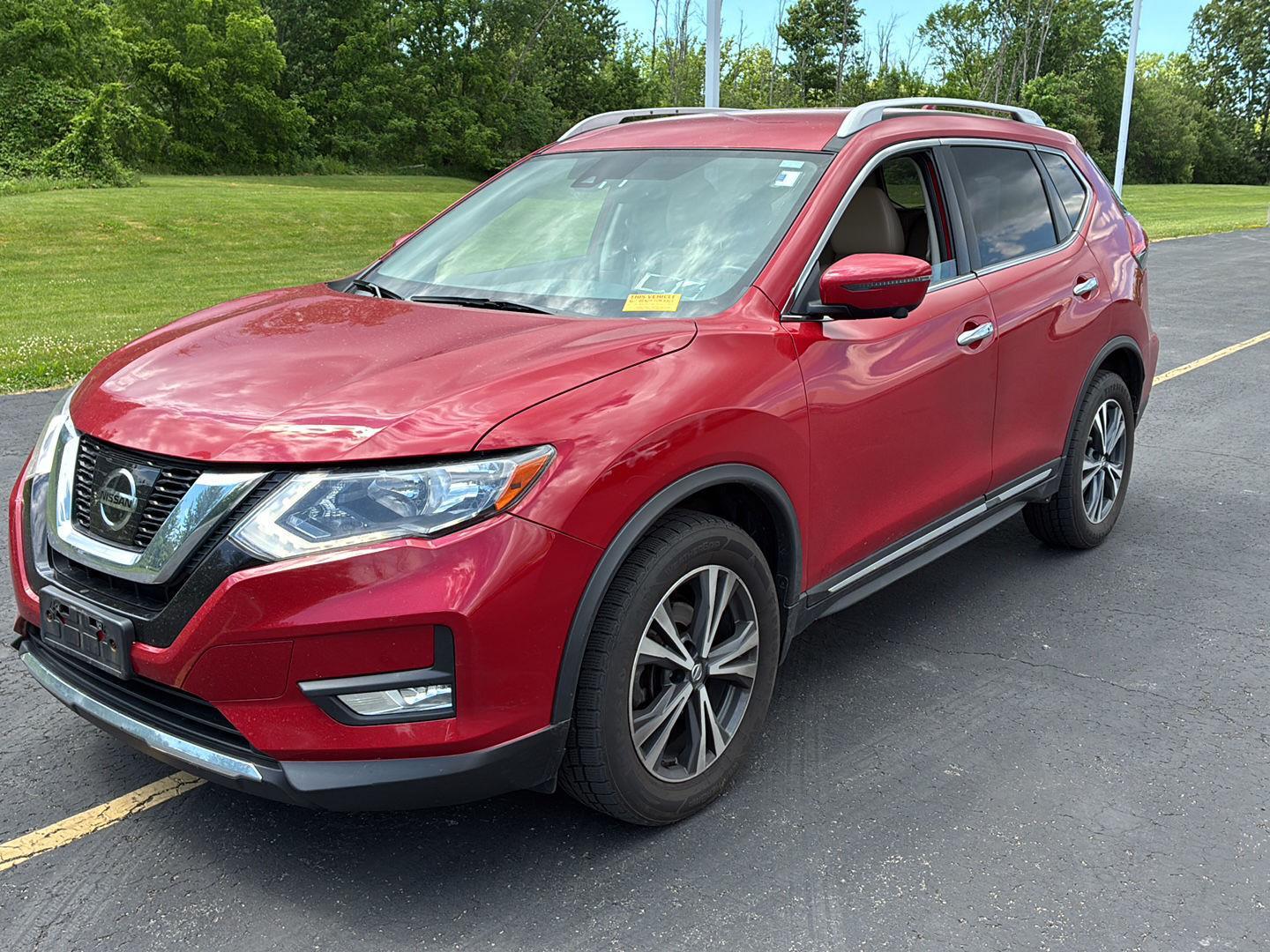 Used 2017 Palatial Ruby Nissan SL image 14