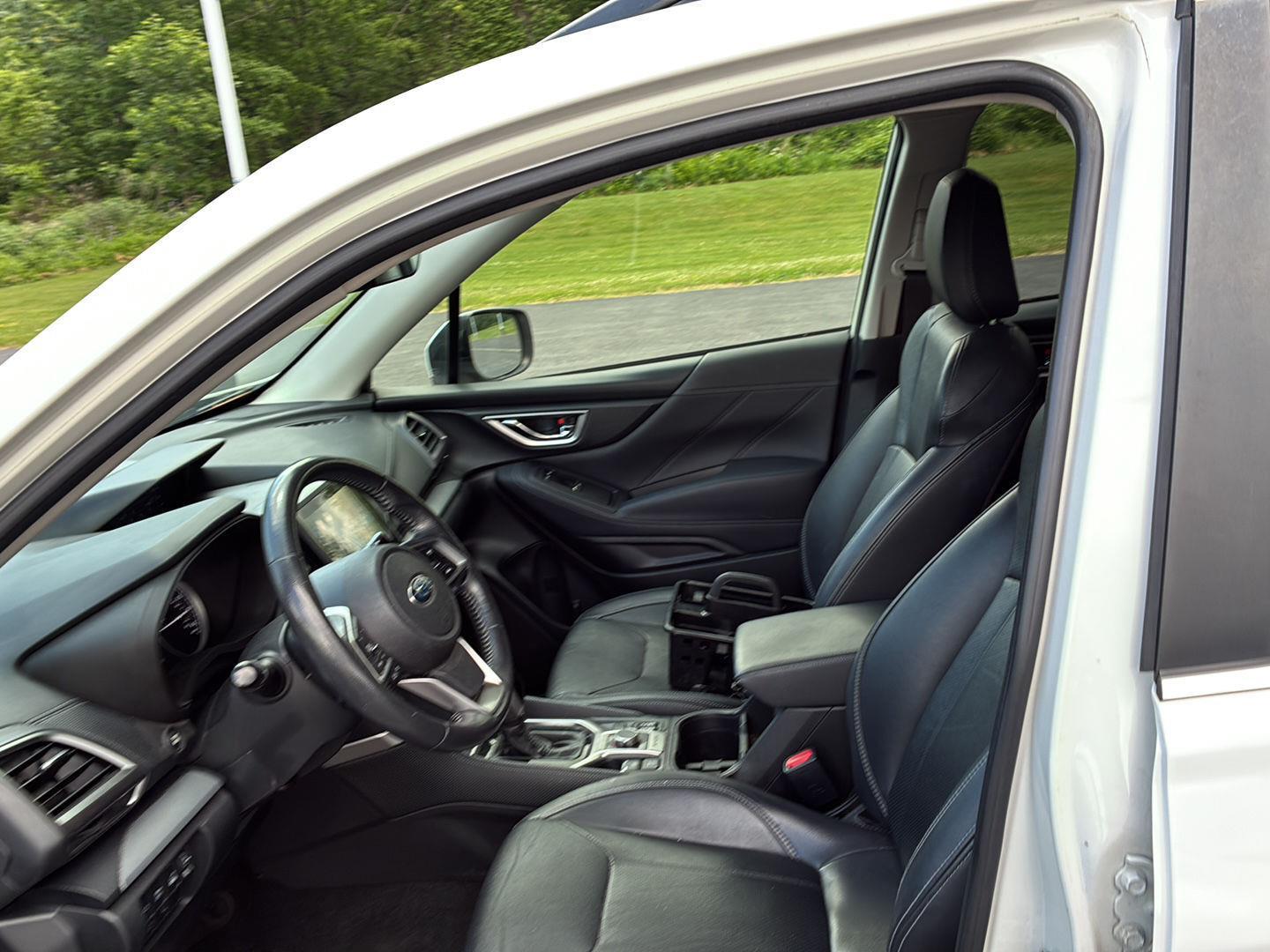 Used 2019 Crystal White Pearl Subaru Limited image 8