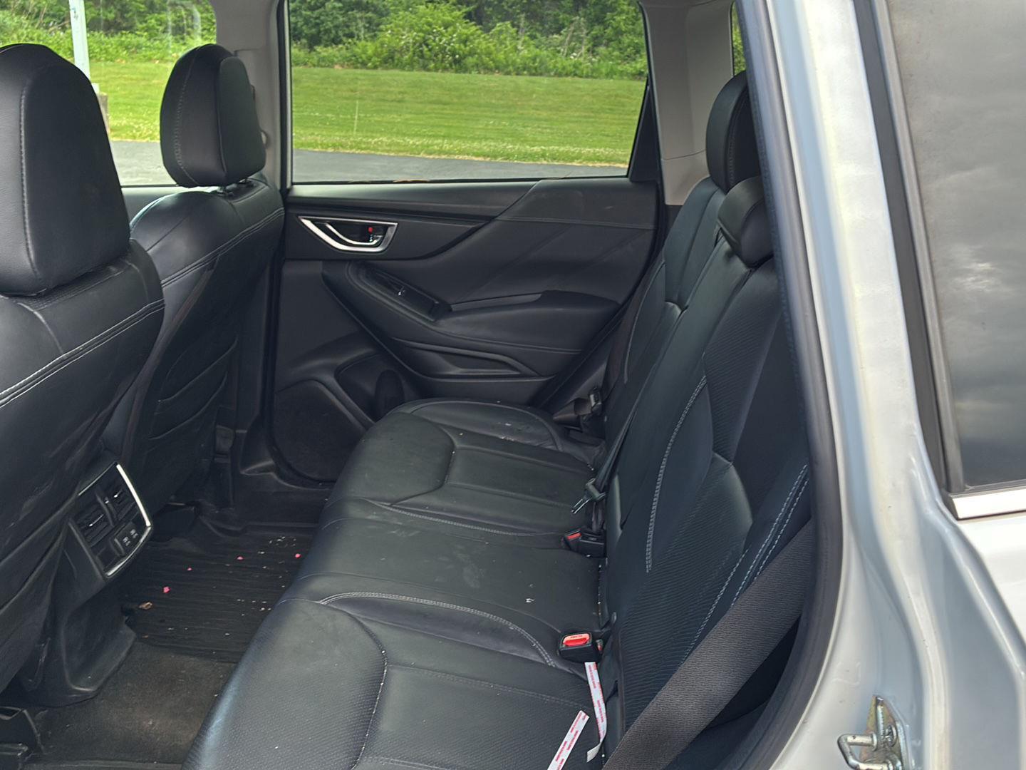 Used 2019 Crystal White Pearl Subaru Limited image 9