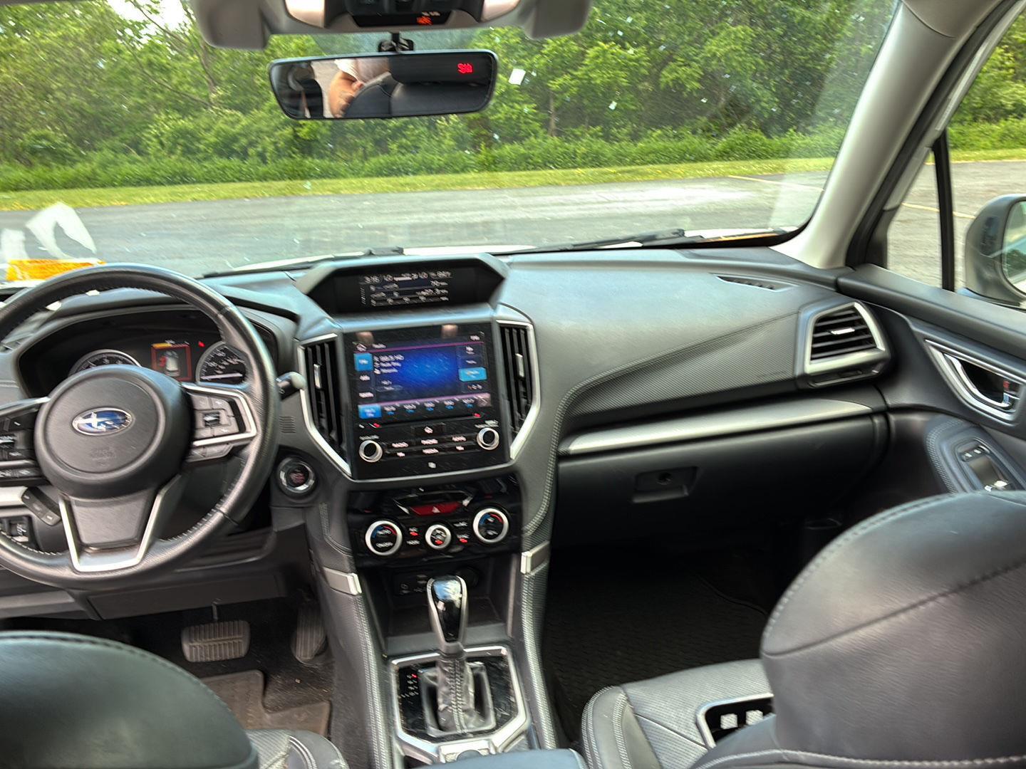 Used 2019 Crystal White Pearl Subaru Limited image 10