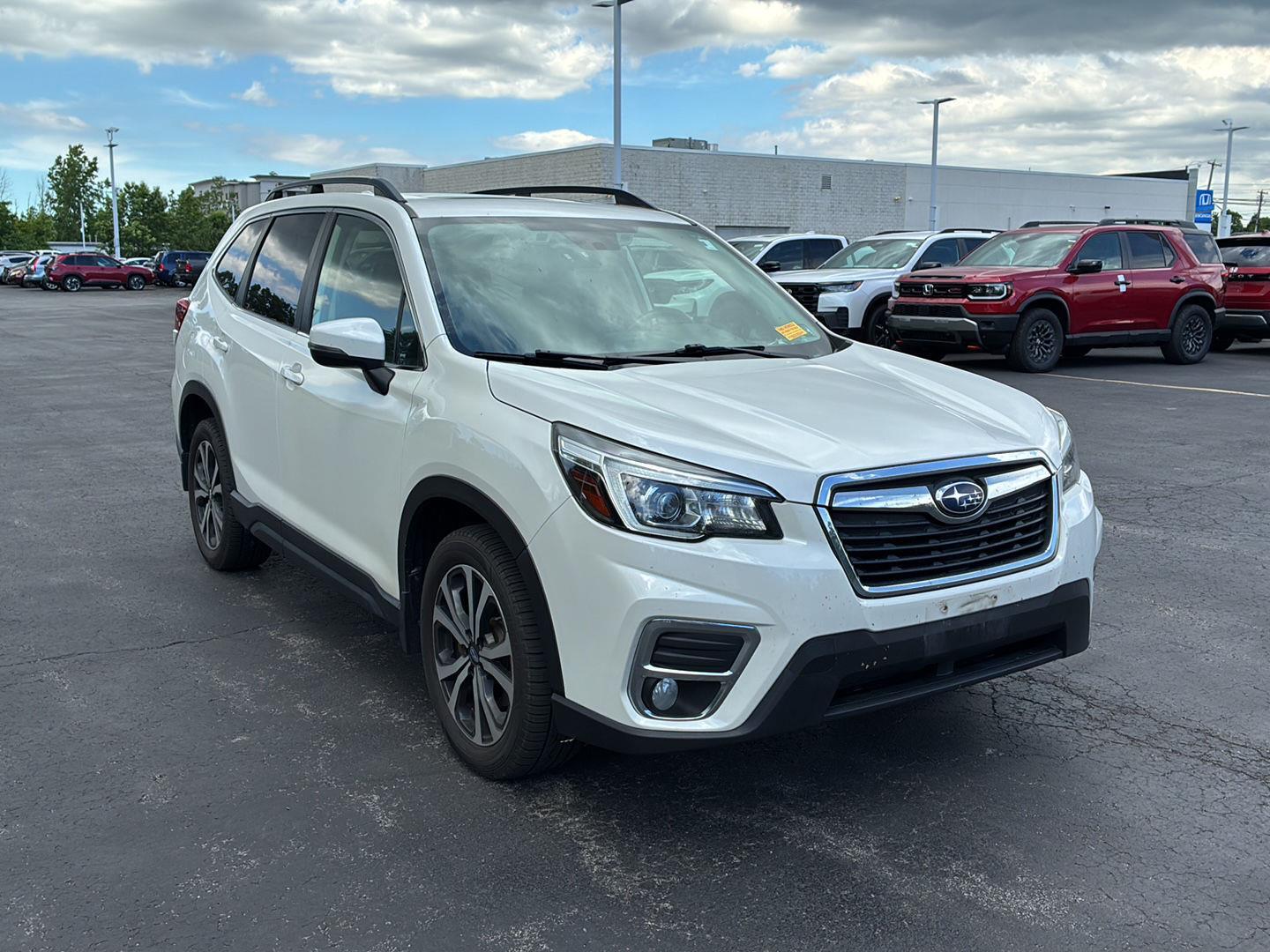 Used 2019 Crystal White Pearl Subaru Limited image 14