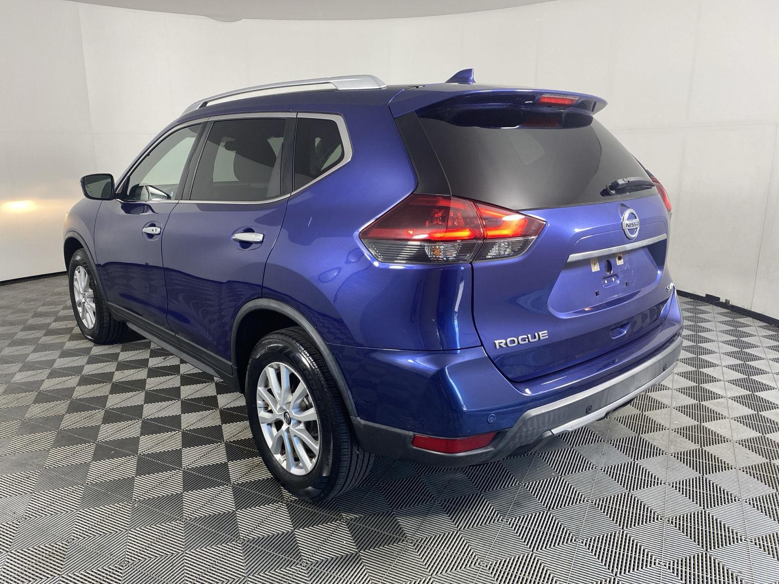 Used 2019 Caspian Blue Metallic Nissan SV image 5