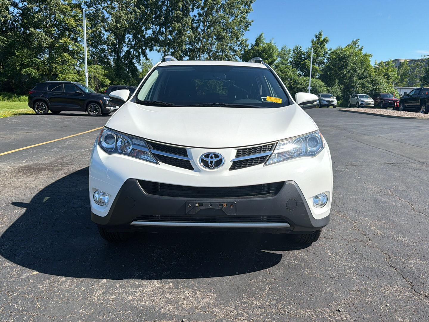 Used 2013 Super White Toyota XLE image 2