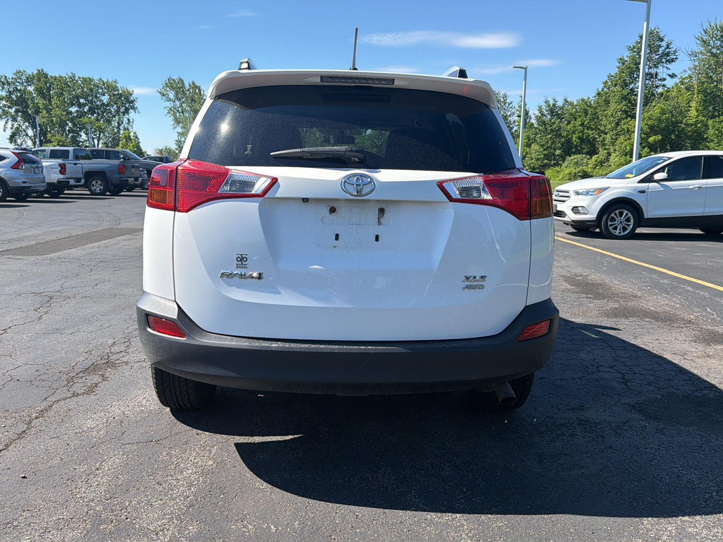 Used 2013 Super White Toyota XLE image 6