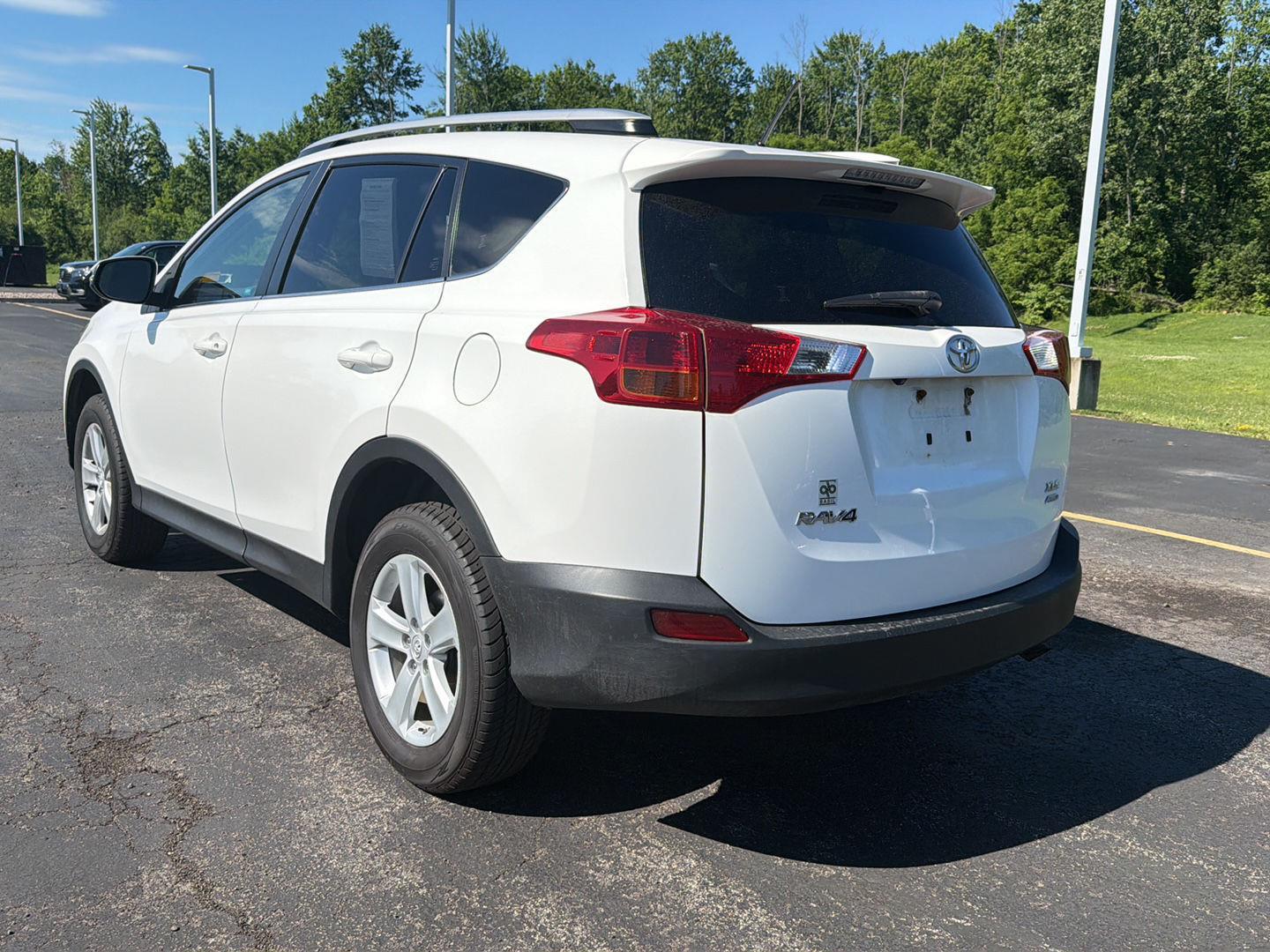 Used 2013 Super White Toyota XLE image 7