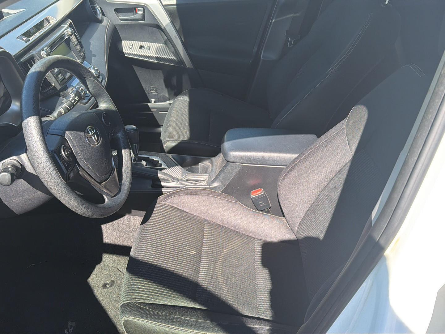 Used 2013 Super White Toyota XLE image 10