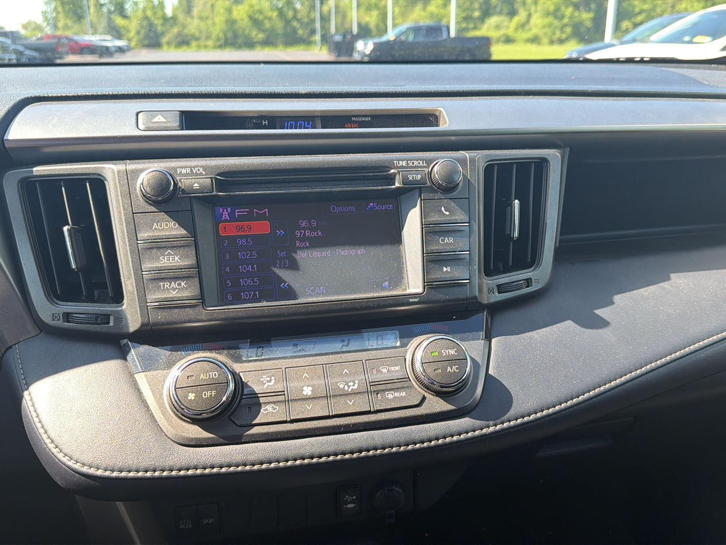 Used 2013 Super White Toyota XLE image 11