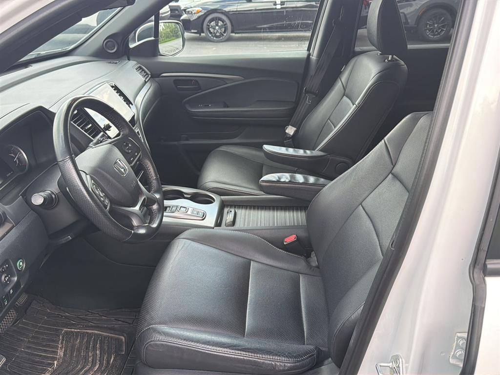 Used 2023 Platinum White Pearl Honda EX-L image 10