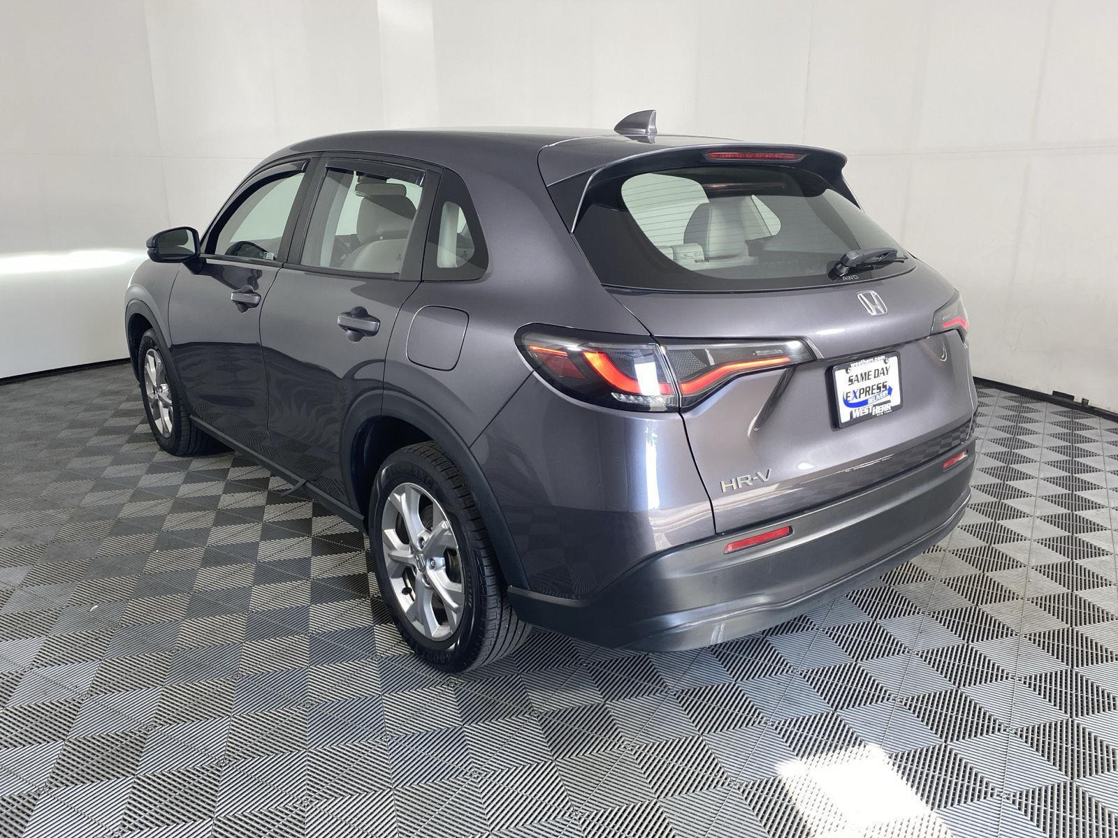 Used 2023 Modern Steel Metallic Honda LX image 5