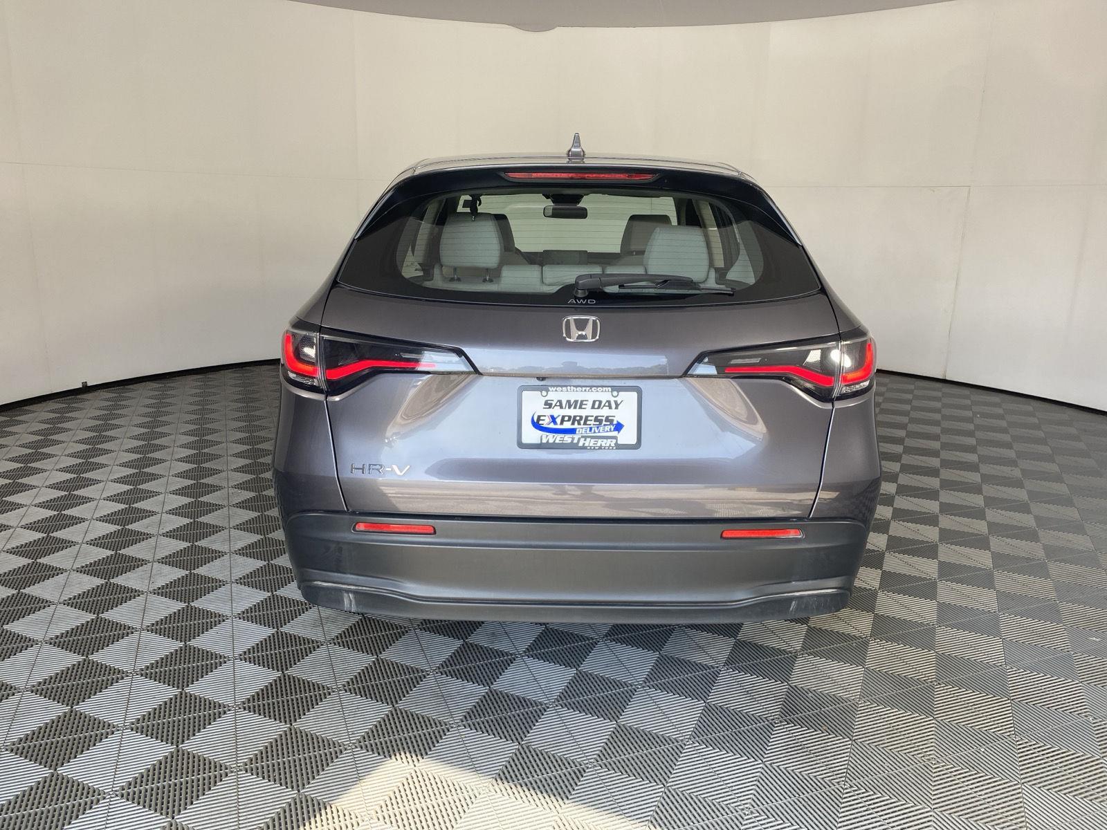 Used 2023 Modern Steel Metallic Honda LX image 6