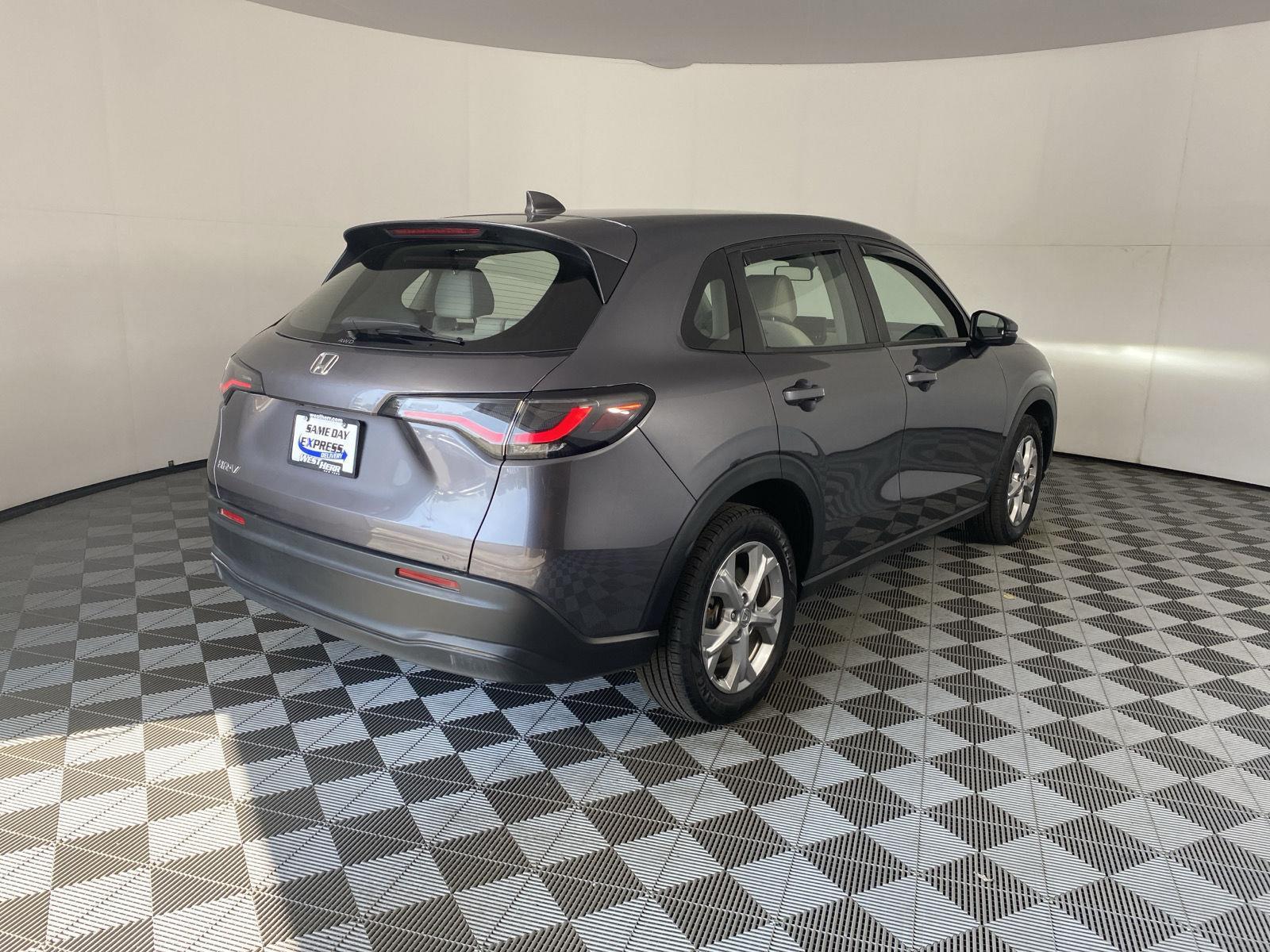 Used 2023 Modern Steel Metallic Honda LX image 8