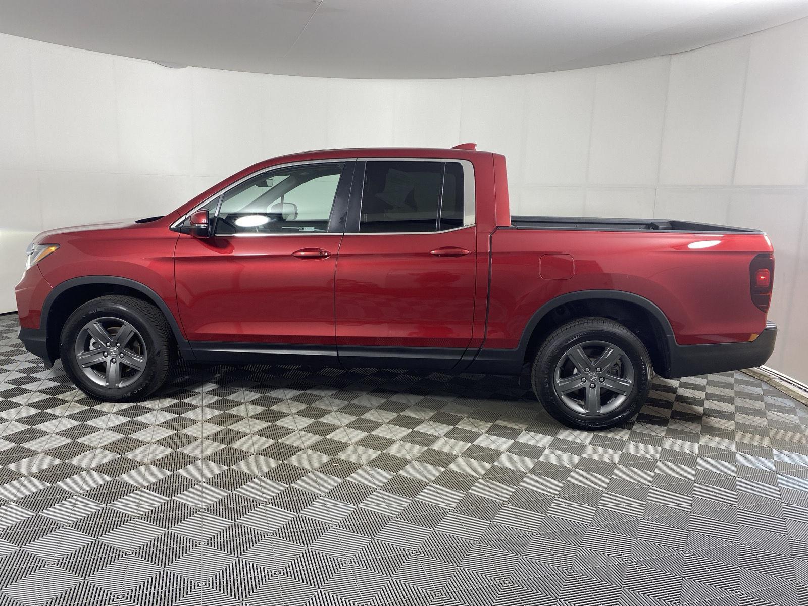 Used 2023 Radiant Red Metallic II Honda RTL image 4