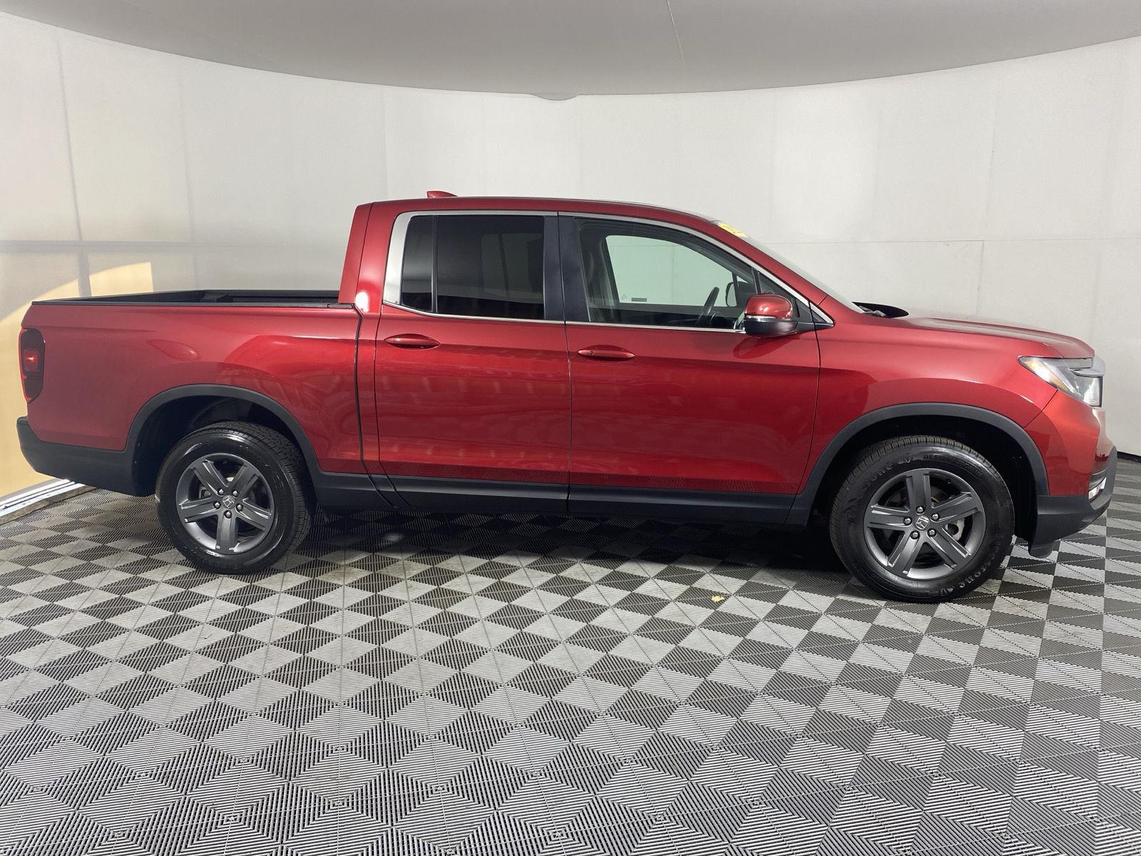 Used 2023 Radiant Red Metallic II Honda RTL image 8