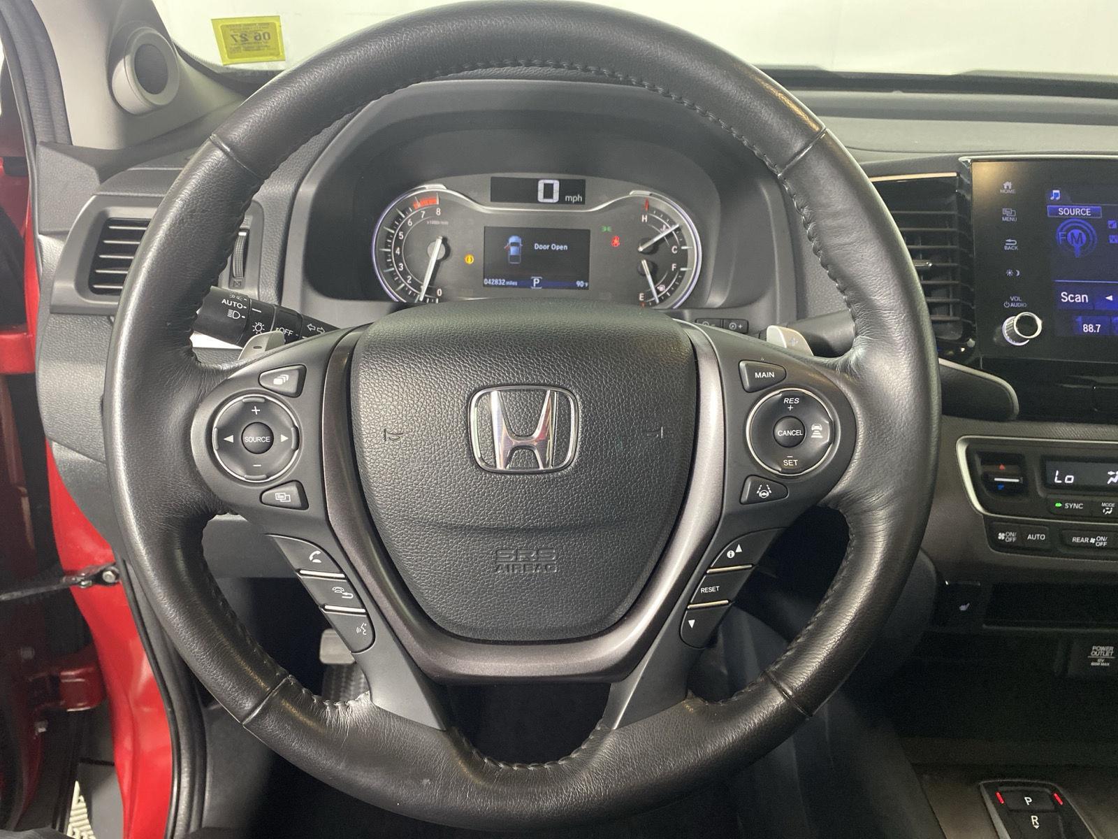 Used 2023 Radiant Red Metallic II Honda RTL image 13