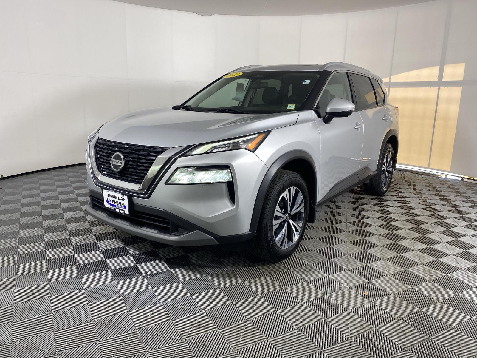 Used 2021 Brilliant Silver Metallic Nissan SV image 3