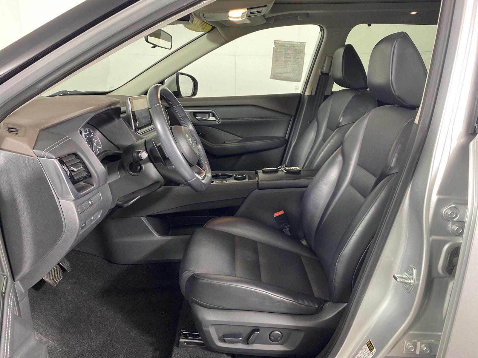 Used 2021 Brilliant Silver Metallic Nissan SV image 13