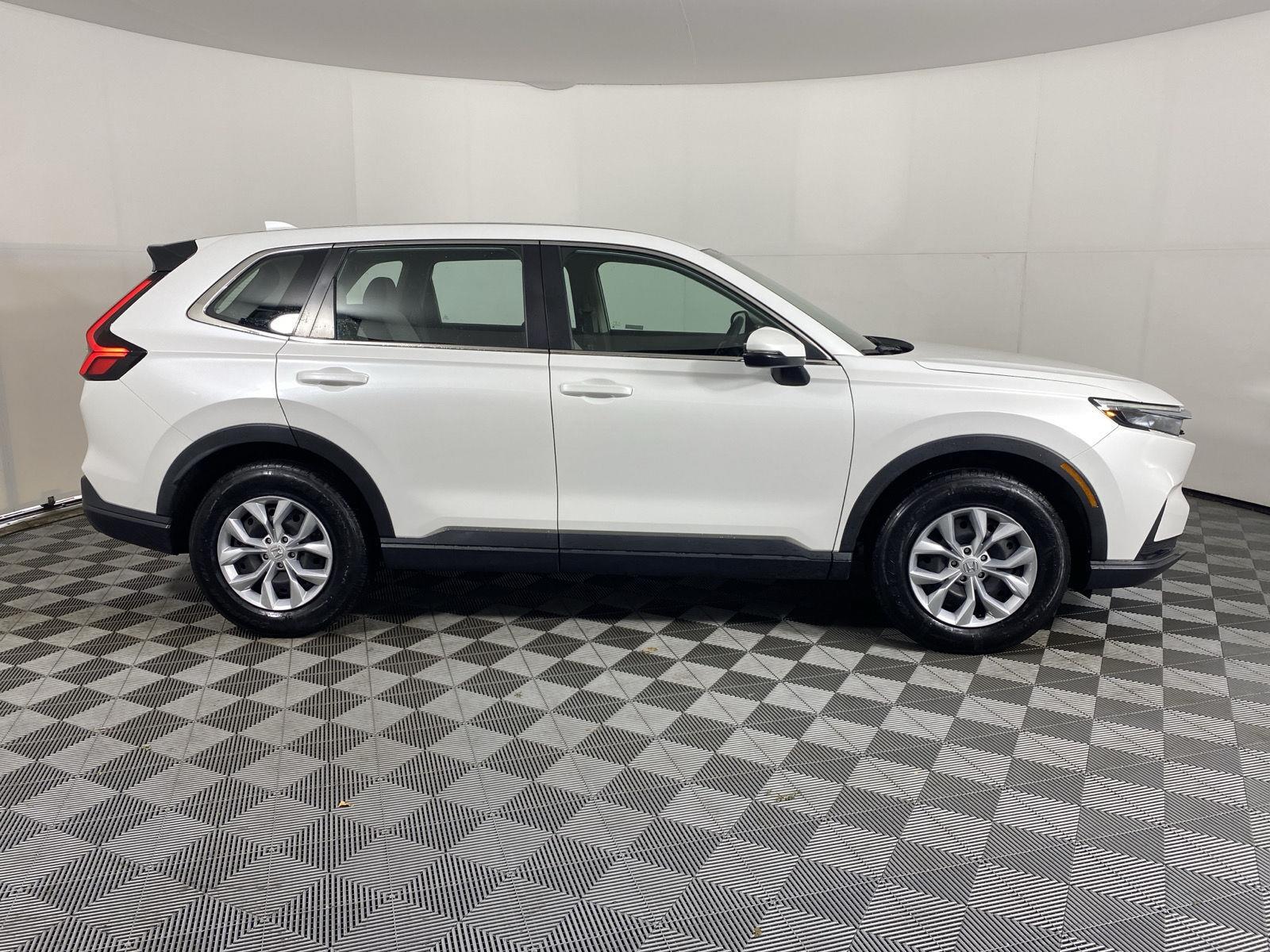Certified Used 2023 Platinum White Pearl Honda LX image 9