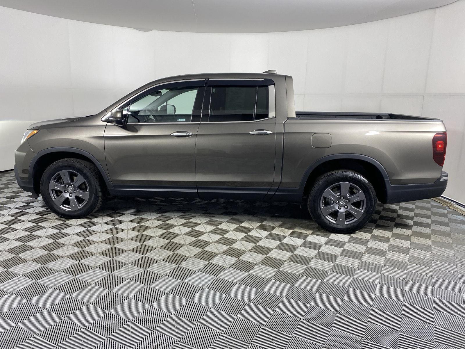 Used 2020 Pacific Pewter Metallic Honda RTL-E image 4