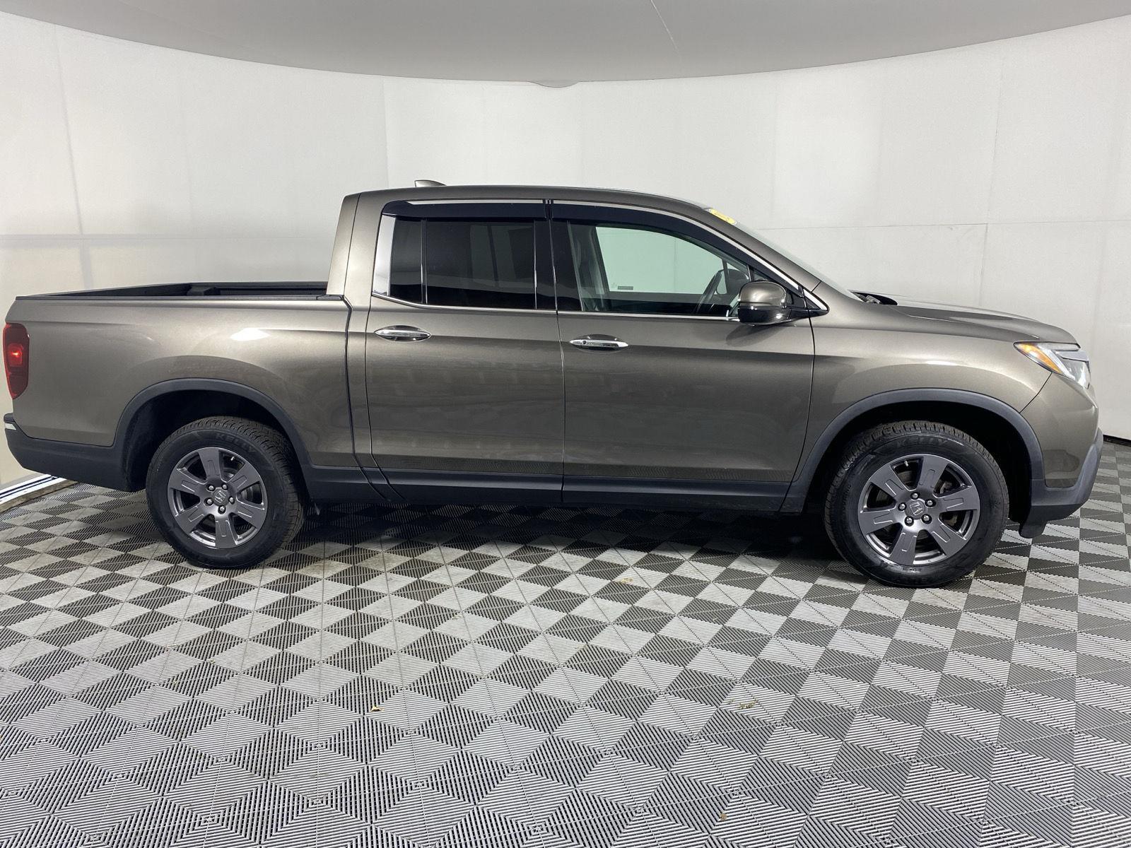 Used 2020 Pacific Pewter Metallic Honda RTL-E image 8