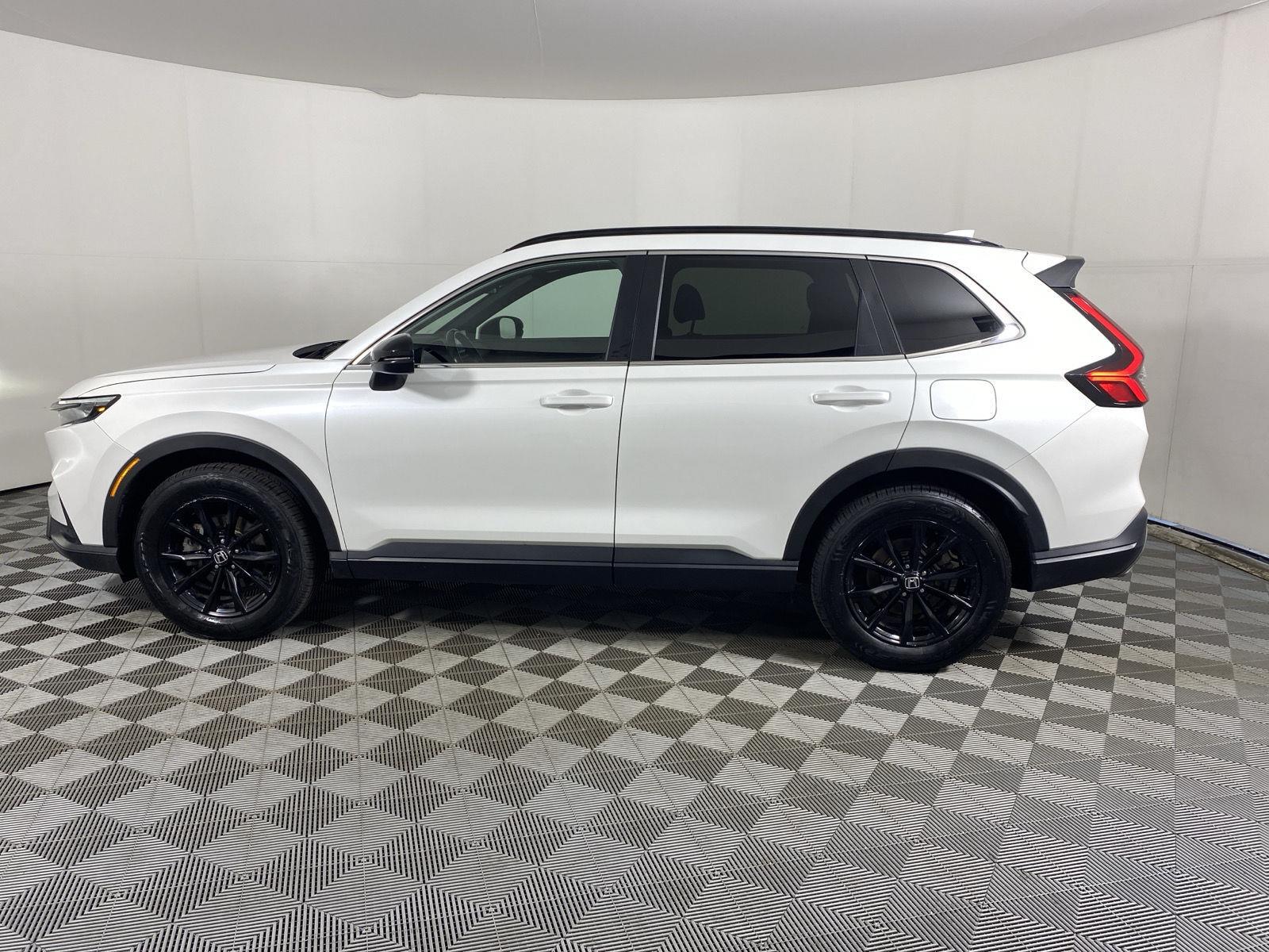 Certified Used 2024 Platinum White Pearl Honda Sport image 4
