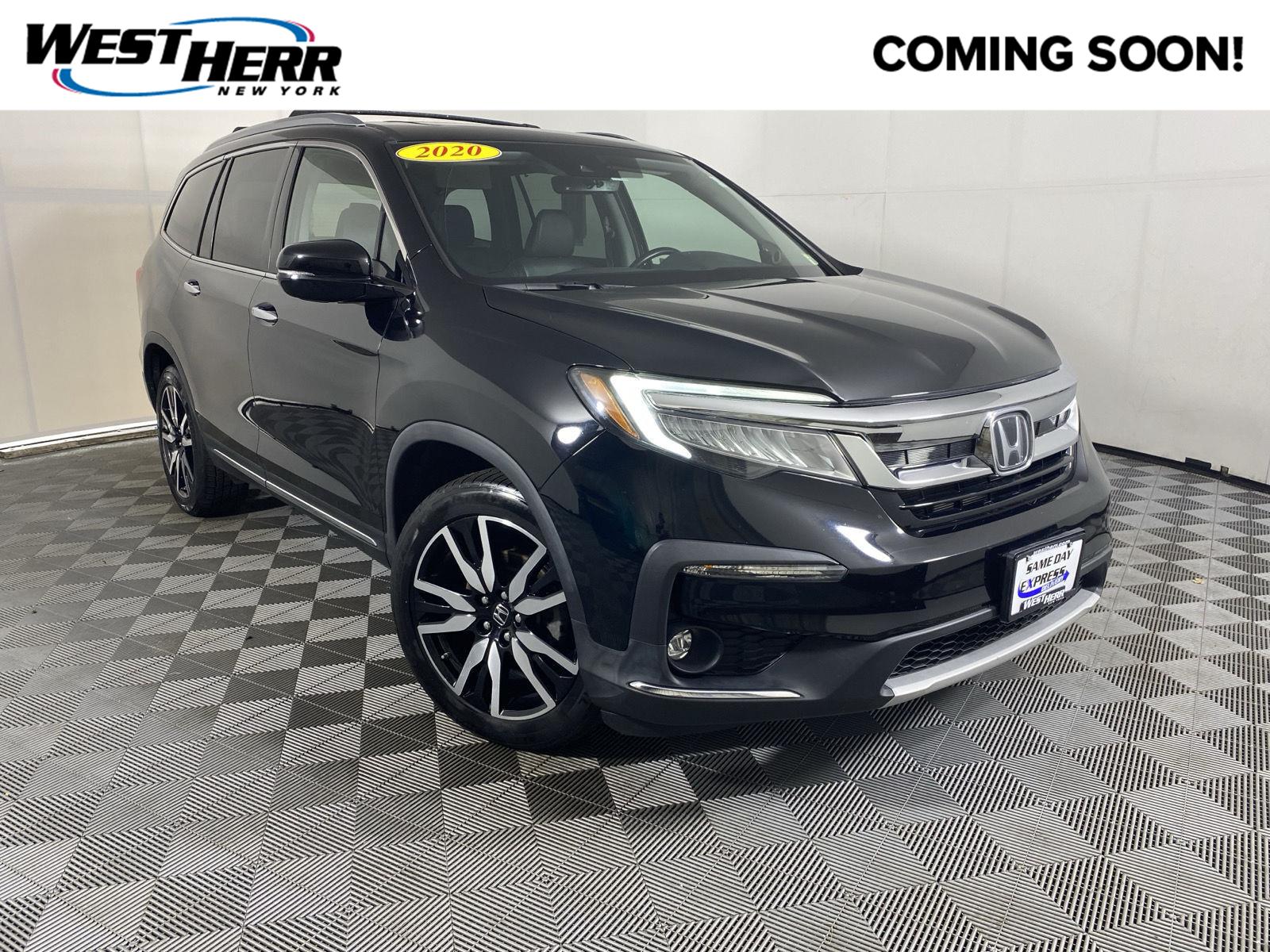  2020 Honda Pilot Touring AWD with Rear Captain's Chairs   