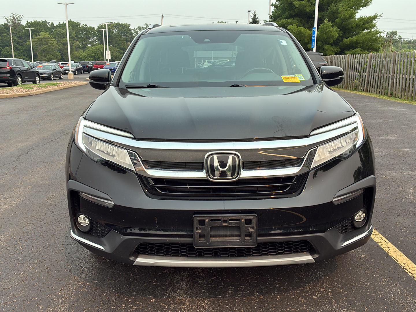 Used 2022 Crystal Black Pearl Honda Touring w/Rear Captain